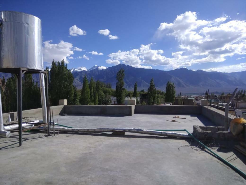 Hitchhikers Hostel Ladakh Лех Экстерьер фото